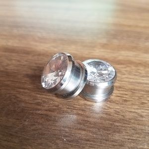 5/8" Diamond Screw On Metal Plugs